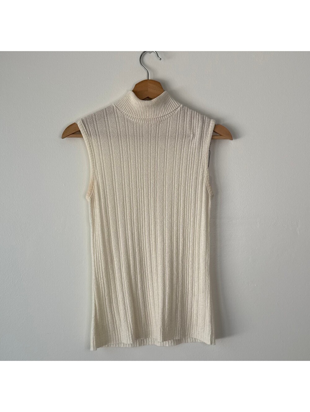 Vintage 80s Cream Ribbed Knot Sleeveless Mock Neck Top